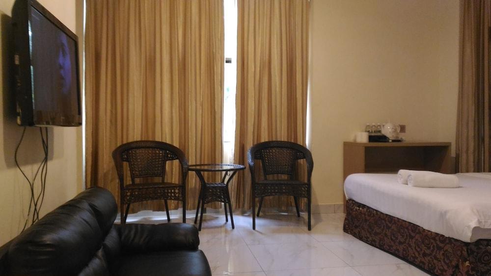 Lbs Hotel Cheras Exterior foto
